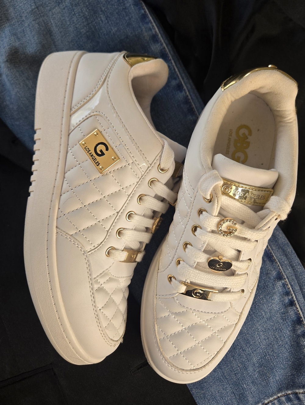 G by Guess Los Angeles White Quilted Sneakers Gold Accent Lace Charm Shoes - Picture 5 of 5